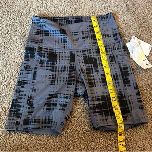 NWT Z BY ZELLA Daily High Waisted Shorts Size XS G-19